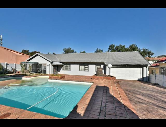 4 BEDROOM HOUSE FOR SALE IN OAKDENE